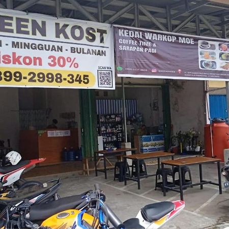 Hostel Greenkost Sintang Zewnętrze zdjęcie