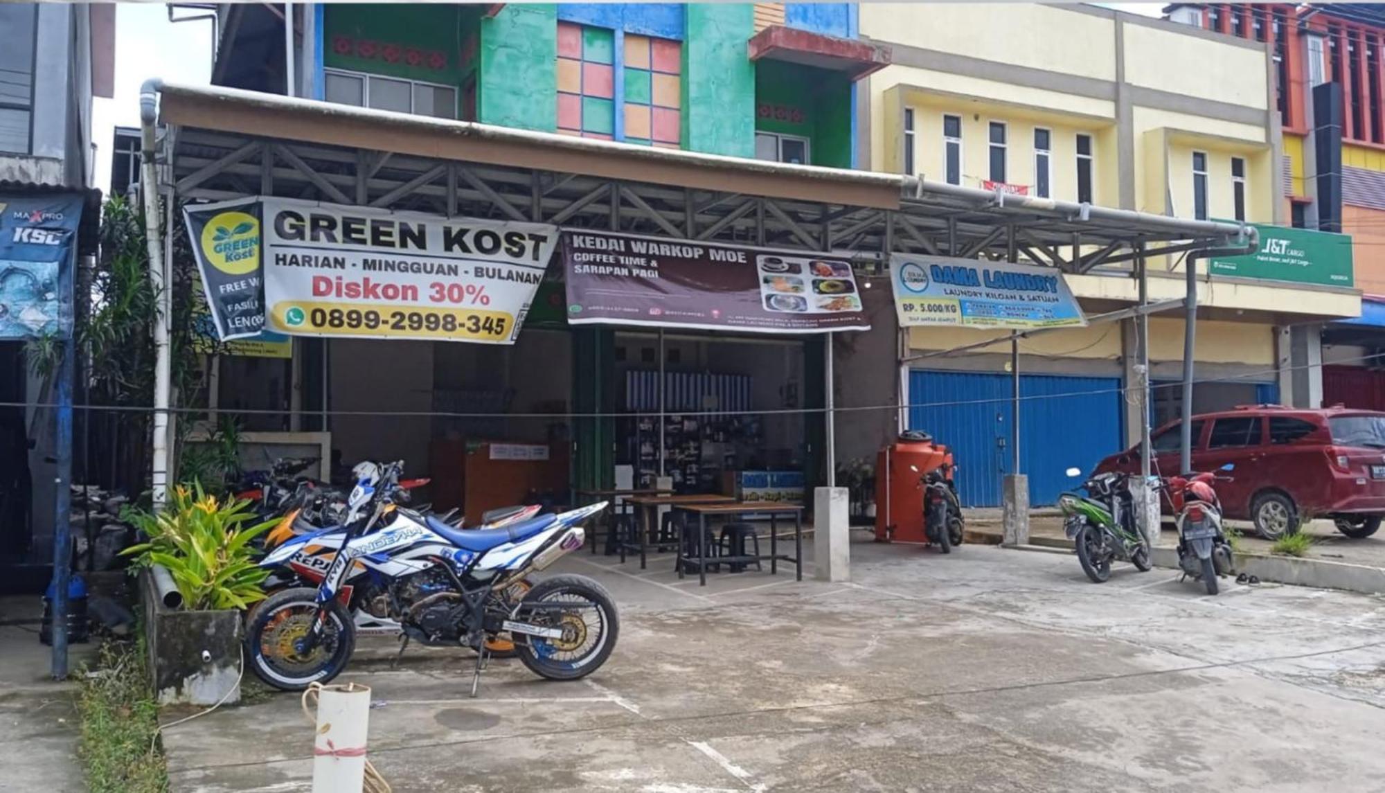 Hostel Greenkost Sintang Zewnętrze zdjęcie